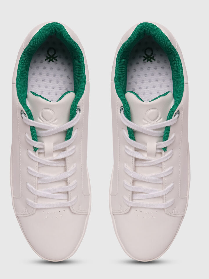 Sneaker With Big Branding image number 4